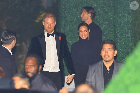 Le prince Harry et Meghan Markle quittant la soirée d'anniversaire de Kris Jenner à Beverly Hills, dans la maison de Jeff Bezos, le 8 novembre 2025. © Backgrid USA / Bestimage