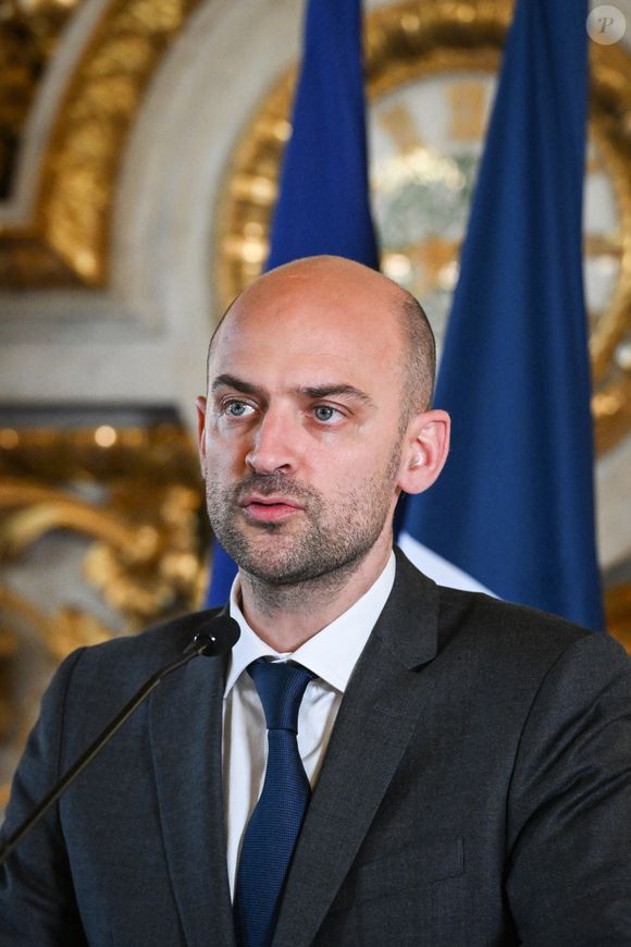 Conférence de presse de Jean-Noël Barrot, ministre des Affaires étrangères et européennes, et de son homologue chinois, Wang Yi, au ministère français des Affaires étrangères à Paris, le 4 juillet 2025. 
© Firas Abdullah / Pool / Bestimage