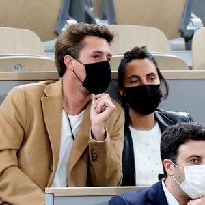 Exclusif -  Alessandra Sublet et son compagnon Jordan Deguen en tribune lors de la finale homme des internationaux de France de Roland Garros à Paris le 11 octobre 2020. © Dominique Jacovides / Bestimage 