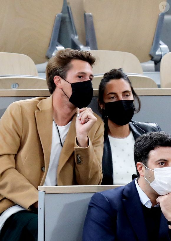 Exclusif -  Alessandra Sublet et son compagnon Jordan Deguen en tribune lors de la finale homme des internationaux de France de Roland Garros à Paris le 11 octobre 2020. © Dominique Jacovides / Bestimage 