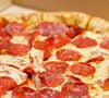 Pizza Hut souffrait en effet d'un modèle historique trop axé sur la consommation sur place et les grands restaurants, alors que le marché exige désormais la livraison à domicile et la vente à emporter. 

Unsplash / Alain Hardman