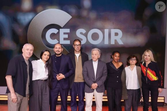 Exclusif -  Robin Campillo, Hafsia Herzi, Karim Rissouli, Dominik Moll, Costa Gavras, Camille Diao, Sepideh Farsi, Laure Adler, sur le plateau de l'émission "C ce soir" lors du 78ème Festival International du Film de Cannes, France, le 16 mai 2025. © Jack Tribeca/Bestimage
