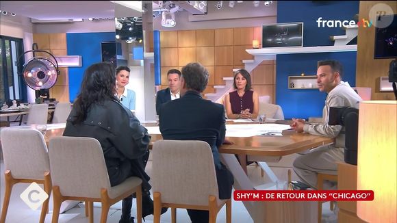 Capture d'écran de C à Vous sur France 5, avec Shy'm, samedi 18 avril.