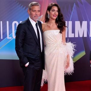 George et Amal Clooney au photocall du film "The tender bar" lors du 65ème festival du film de Londres (BFI) le 10 octobre 2021. 
AGENCE / BESTIMAGE
