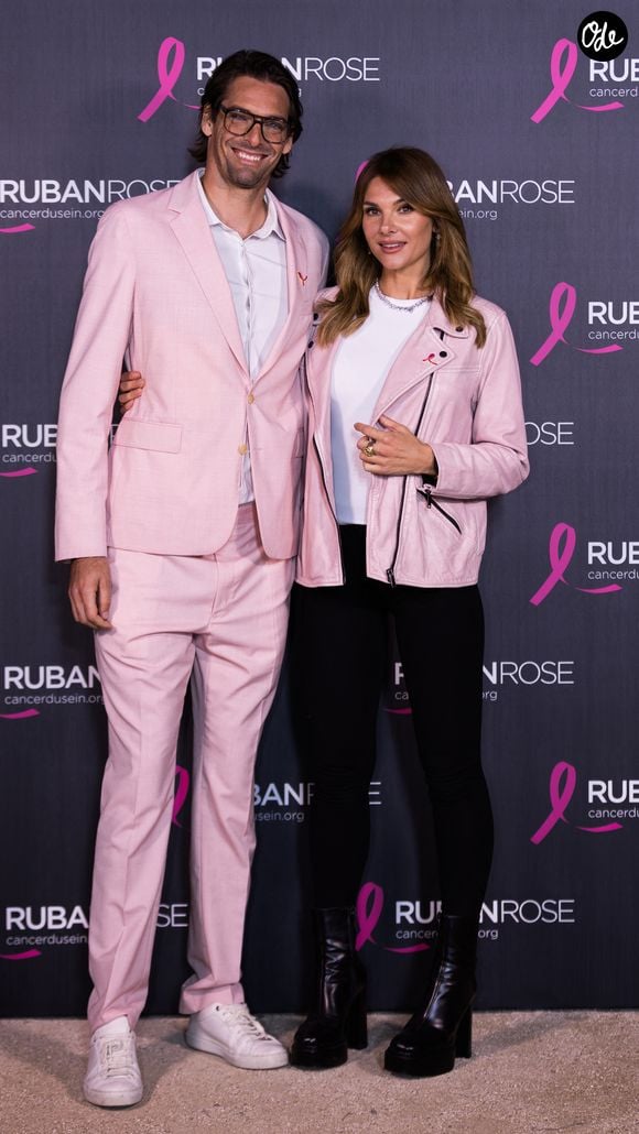 Mais derrière les médailles et les titres, l’ancien nageur a aussi dû apprendre à se reconstruire après la fin de sa carrière. 

Exclusif - Camille Lacourt et sa compagne Alice Detollenaere - Soirée de lancement "Octobre Rose" organisée par l’association Ruban Rose présentée par I. Ithurburu à Paris le mardi 30 septembre 2025.
© Léa Maï - Léo Trotin – association Ruban Rose / Bestimage