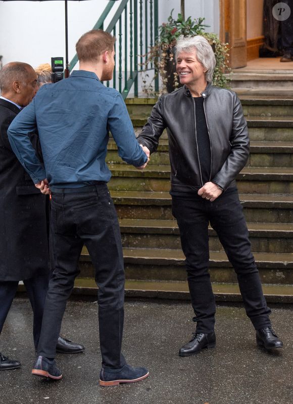 Jon Bon Jovi et le prince Harry enregistrent une chanson avec la chorale des Jeux Invictus, aux studios Abbey Road. Londres, le 28 février 2020. Abaca