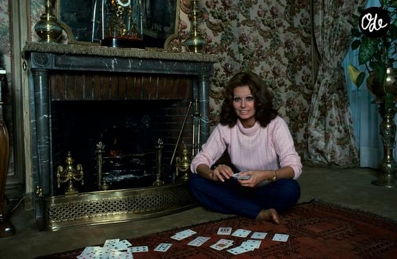 Archives - Rendez-vous avec Sophia LOREN chez elle, dans son appartement Avenue Georges V, à Paris. Novembre 1975
© Michel Ristroph via Bestimage