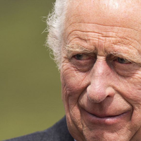 Le roi Charles III a pris un avion dans la journée pour revenir à Clarence House.

Le roi Charles III en visite à Thurso en juillet 2025. © Julien Burton / Bestimage