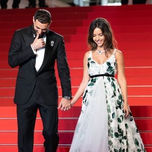 Karim Benzema et sa compagne Lyna Khoudri à la descente des marches du film " 13 jours 13 nuits " lors du 78ème Festival International du Film de Cannes. Le 23 mai 2025
© Olivier Borde/ Bestimage