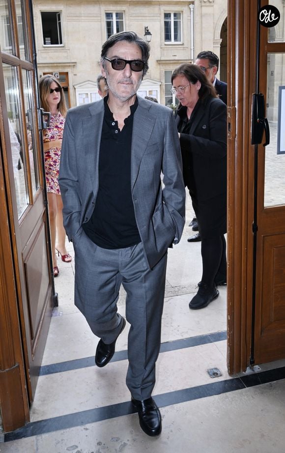 Exclusif - Mariage de Thomas Langmann (divorcé de Céline Bosquet) et de sa compagne de longue date Maria à la mairie du 7ème arrondissement de Paris, France, le 2 juillet 2026. Yvan Attal était le témoin de Thomas. © Rachid Bellak/Bestimage