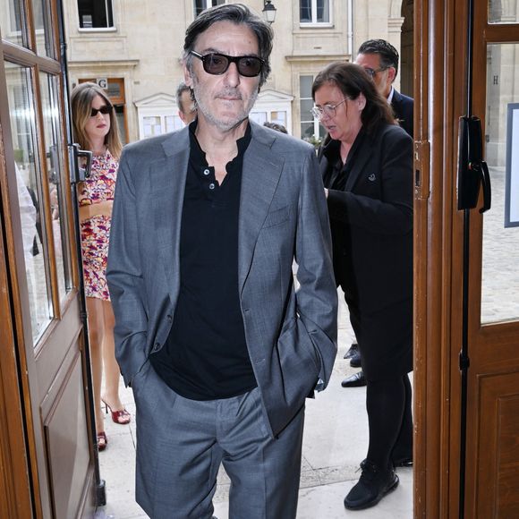 Exclusif - Mariage de Thomas Langmann (divorcé de Céline Bosquet) et de sa compagne de longue date Maria à la mairie du 7ème arrondissement de Paris, France, le 2 juillet 2026. Yvan Attal était le témoin de Thomas. © Rachid Bellak/Bestimage