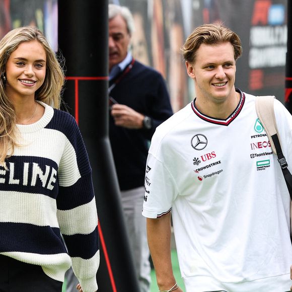 Son oncle, Mick Schumacher, doit être aux anges

Mick Schumacher et sa compagne © Xavi Bonilla / Panoramic / Bestimage