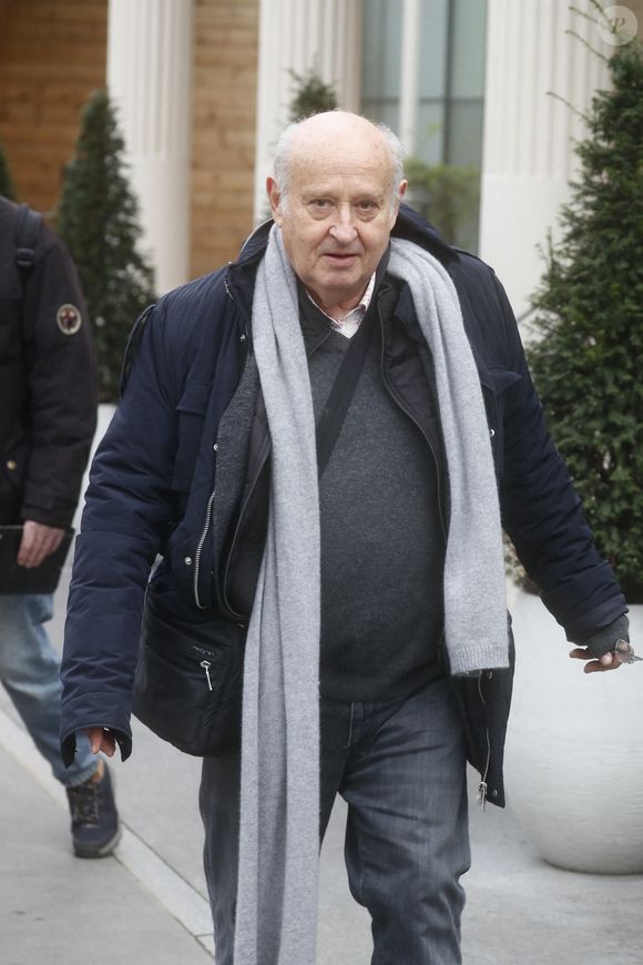 Michel Jonasz - Arrivées à l'enregistrement de l'émission "Vivement dimanche" au studio Gabriel à Paris, le 28 février 2024, diffusée le 3 mars 2024 sur France 3.  © Christophe Clovis / Bestimage