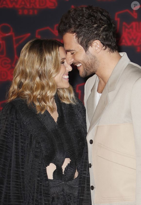 Amir et sa femme Lital lors de la 23ème édition des NRJ Music Awards 2021 au Palais des Festivals de Cannes, le 20 novembre 2021. © Christophe Aubert via Bestimage
