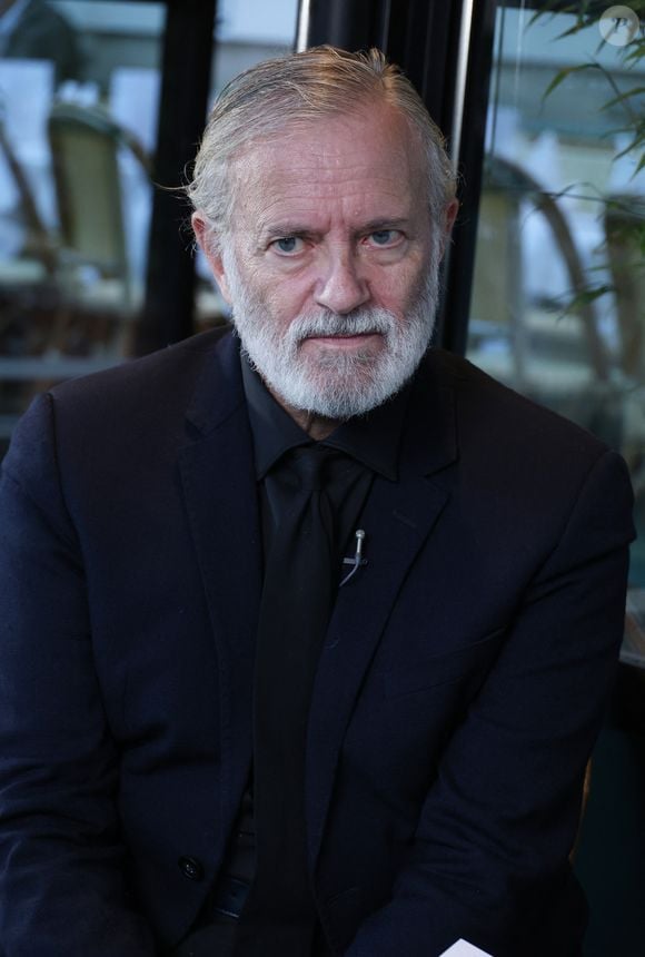 Exclusif -   Francis Huster lors de la soirée des 90 ans du prix des Deux Magots à Paris le 25 septembre 2023.

© Denis Guignebourg / Bestimage
