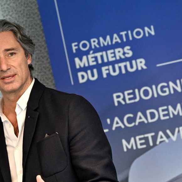 Une annonce faite sur Instagram mais aussi LinkedIn

Laurent Solly, vice-président Europe du Sud de Meta, durant le lancement de l'Académie du Metavers à Nice, le 25 novembre 2022.
© Bruno Bébert/Bestimage