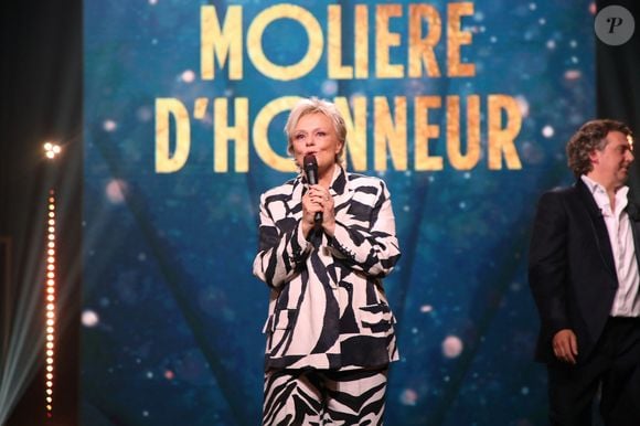 Muriel Robin reçoit un Molière d'honneur - 37ème Nuit des Molières aux Folies Bergère à Paris, France, le 04 Mai 2026.

© Bertrand Rindoff / Bestimage