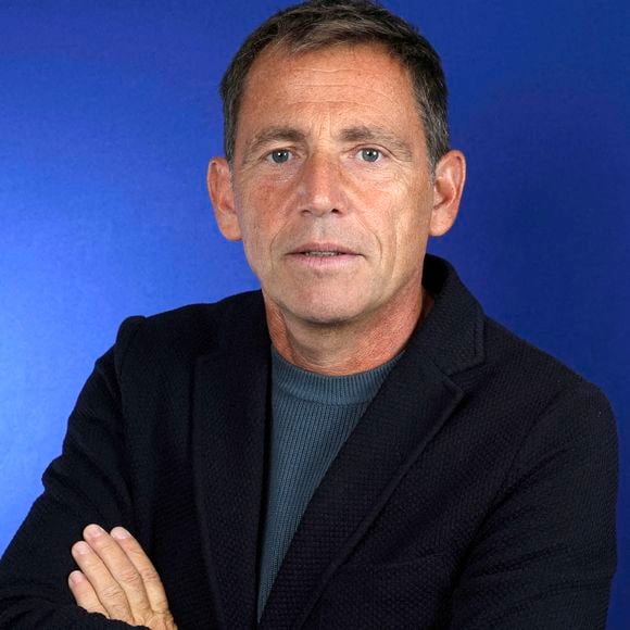 Daniel Riolo pose lors d'une séance photo à Paris. Photo : VIM/ABACAPRESS.COM