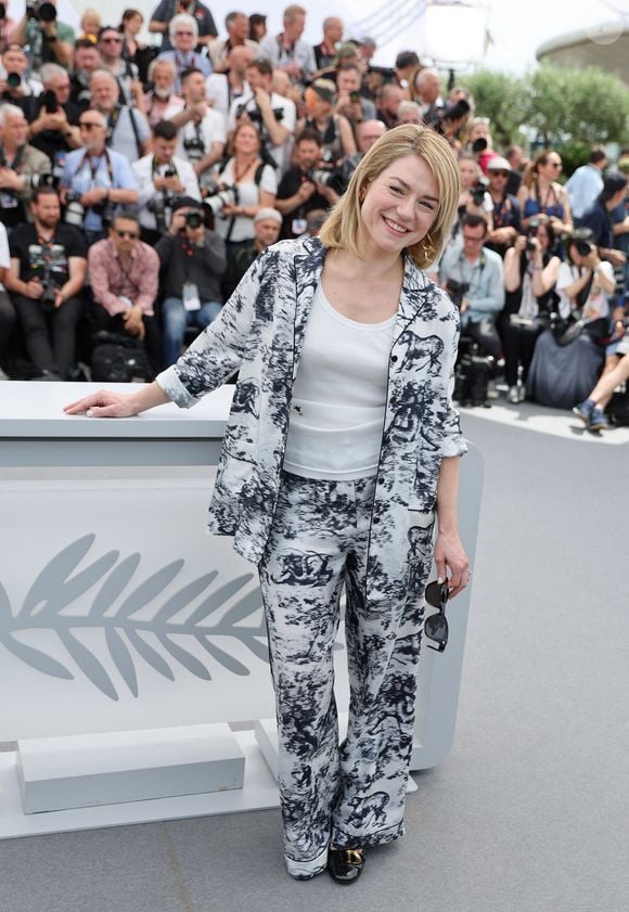 Emilie Dequenne au photocall du jury "Un Certain Regard" lors du 76ème Festival International du Film de Cannes, le 17 mai 2023.
© Dominique Jacovides/Cyril Moreau/Bestimage