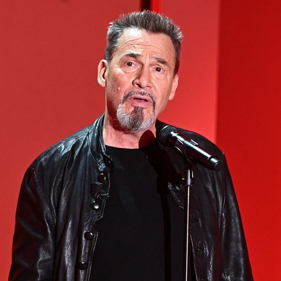 Florent Pagny est revenu en France

Exclusif - Florent Pagny - Enregistrement de l'émission Vivement dimanche au studio Gabriel à Paris présentée par M.Drucker et diffusée sur France 3.
© Guillaume Gaffiot / Bestimage