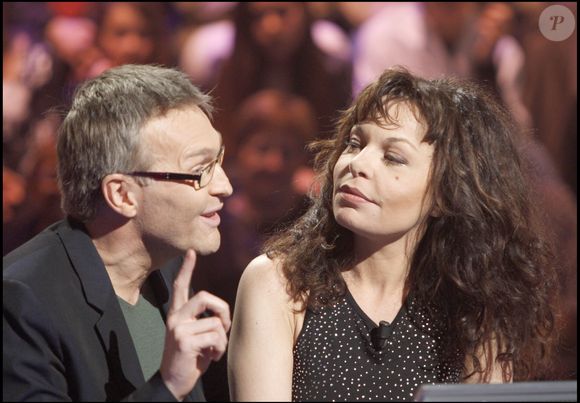 Les proches se remémorent leurs souvenirs et un hommage est prévu dans Les Grosses Têtes avant les obsèques du 30 mars.

Isabelle Mergault et Laurent Ruquier - émission spéciale people "Qui veut gagner des millions ?".
DANIEL ANGELI / BESTIMAGE