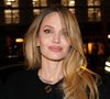 Angelina Jolie met en vente sa maison à Los Angeles ! 

Paris, FRANCE Angelina Jolie est éblouissante dans un tailleur noir, portant un mini-sac Givenchy lors de la première de 'Couture' à Paris


Photo : Backgrid USA / Bestimage