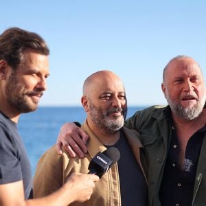 "Il a mis un Efferalgan dans sa bouche et ça s’est mis à mousser, il a fait mine d’agoniser, ça a terrorisé mes employés”, racontait-il. 

Laurent Lafitte, Jérôme Commandeur, François Damiens
 - Photocall du film "T'as pas Changé" réalisé par J. Commandeur 
dans le cadre de la 7ème édition du festival Cineroman à Nice le 29 Septembre 2025. © Dominique Jacovides - Bruno Bebert / Bestimage