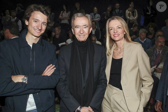 Jean Arnault, Bernard Arnault et Delphine Arnault - Front-Row du défilé DIOR "Collection Homme Prêt-à-Porter Printemps/Eté 2025" lors de la Fashion Week de Paris, le 21 juin 2024.
© Borde/Rindoff/Bestimage