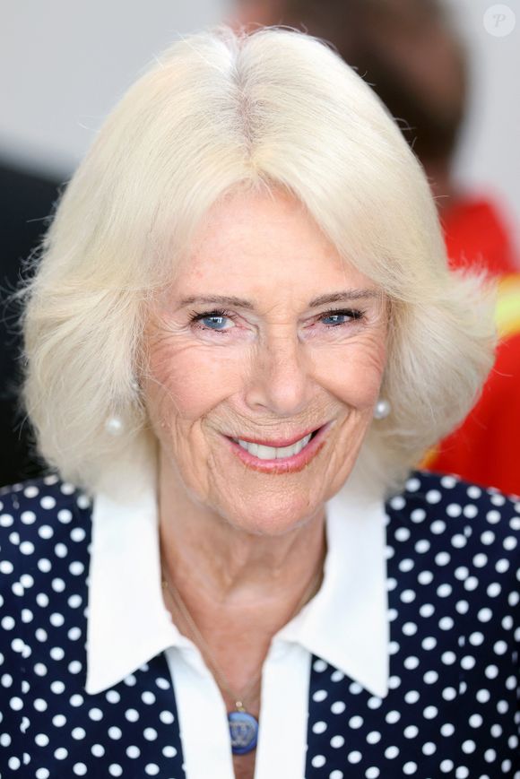 La reine Camilla (Camilla Parker Bowles, reine consort d'Angleterre) visite le siège du Cornwall Air Ambulance Trust pour inaugurer la nouvelle unité opérationnelle de l'association, à Newquay, en Cornouailles, au Royaume-Uni, le 2 septembre 2025.

© Chris Jackson / Pool / Julien Burton via Bestimage