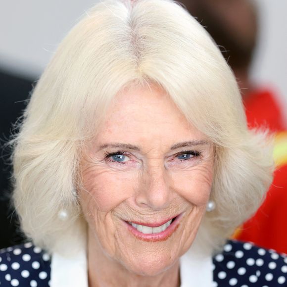 La reine Camilla (Camilla Parker Bowles, reine consort d'Angleterre) visite le siège du Cornwall Air Ambulance Trust pour inaugurer la nouvelle unité opérationnelle de l'association, à Newquay, en Cornouailles, au Royaume-Uni, le 2 septembre 2025.

© Chris Jackson / Pool / Julien Burton via Bestimage