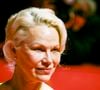 L'objectif de la gamme est de protéger la barrière cutanée, de respecter le rythme naturel de la peau et de l'apaiser pour s'assumer pleinement, sans avoir besoin de se cacher sous du maquillage.

Pamela Anderson - Première du film « Rosebush Pruning » lors de la 76e édition du Festival international du film de Berlin (La Berlinale 2026), le 15 février 2026.