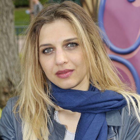 Amandine Bourgeois a finalement acheté un appartement dans le XVIIIe arrondissement...

Amandine Bourgeois lors d'un événement organisé par le Secours Populaire à Marne-la-Vallée, en France, le mardi 4 avril 2017. À l'occasion de son 25e anniversaire, Disneyland Paris a invité 2 500 enfants du Secours Populaire au parc. Photo d'Alain Apaydin/ABACAPRESS.COM