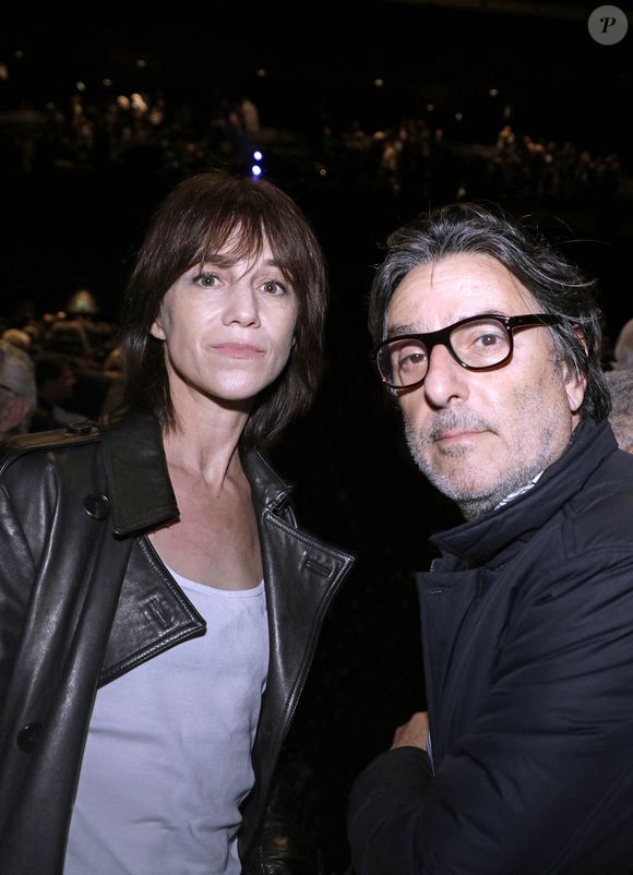 Charlotte Gainsbourg et Yvan Attal - La grande conférence du collectif. © CEDRIC PERRIN / BESTIMAGE