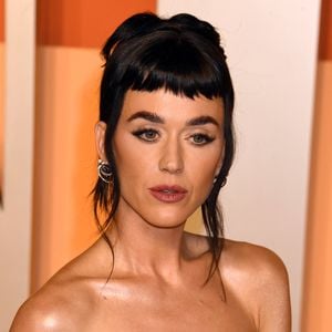 Katy Perry a perdu ses moyens en plein concert.

Katy Perry à la fête de Vanity Fair à Beverly Hills.

Photo : Press Service / Bestimage