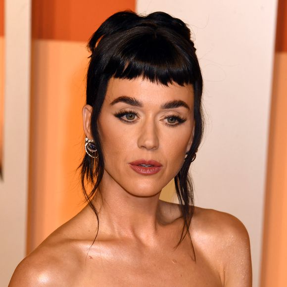 Katy Perry a perdu ses moyens en plein concert.

Katy Perry à la fête de Vanity Fair à Beverly Hills.

Photo : Press Service / Bestimage