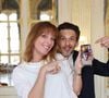 Aujourd'hui, la brillante scénographe partage sa vie avec le célèbre baryton lyrique Laurent Arcaro.

Exclusif -  Stéfanie Jarre et son compagnon Laurent Arcaro en Face Time avec Michel Drucker - Michel Drucker assiste en FaceTime à la cérémonie de remise des insignes de commandeure de l'ordre national du mérite à Jacqueline Franjou 
DOMINIQUE JACOVIDES / BESTIMAGE
