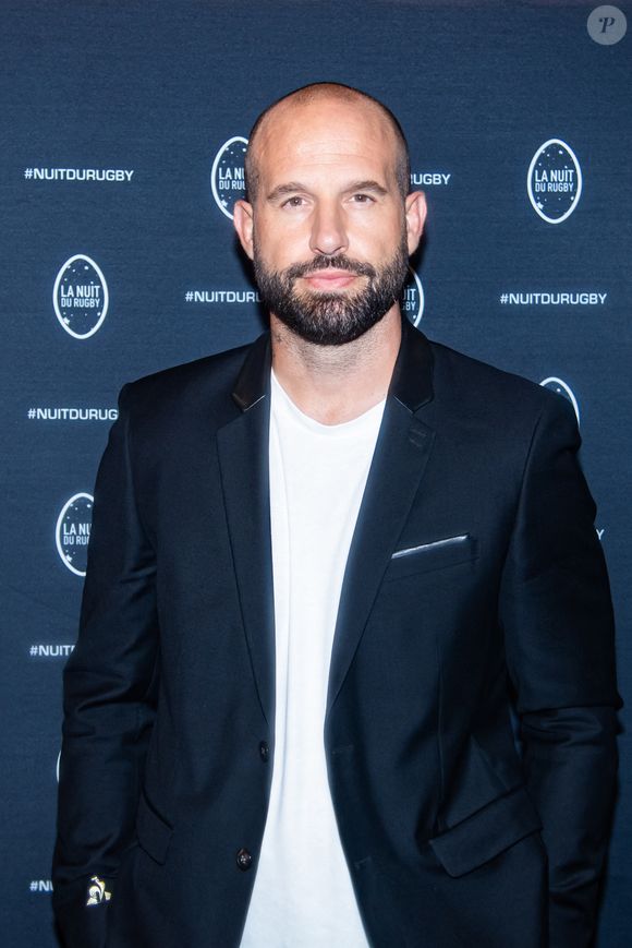 Il est surtout attiré par les hommes viriles, "style Michalak", a-t-il fait savoir en faisant référence au rugbyman Frédéric Michalak.

Frédéric Michalak - Soirée de la 20ème édition de la Nuit du Rugby à Paris le 23 septembre 2024.