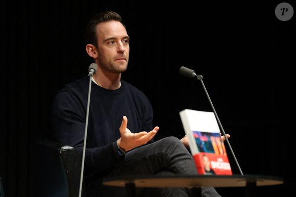 Exclusif - Joël Dicker échange avec ses lecteurs à l'occasion de la sortie de son livre Animal Sauvage au centre de conférence "La Station Ausone - Librairie Mollat" à Bordeaux, le 29 février 2024. © Jean-Marc Lhomer / Bestimage