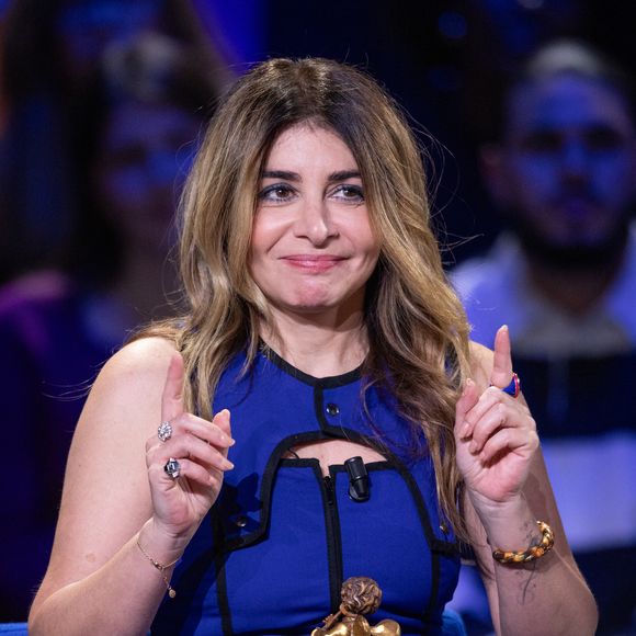Exclusif - Julie Zenatti lors de l'enregistrement de l'émission "La Boîte à secrets", présentée par F.Bollaert et diffusée le 2 janvier 2026 sur France 3, dans les studios du Lendit à Saint-Denis, France, le 1er décembre 2025. © Cyril Moreau/Bestimage