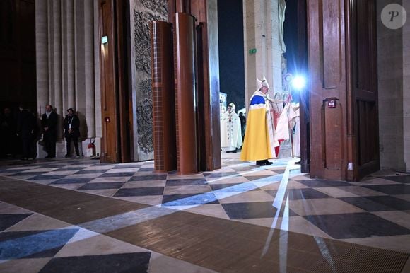 Mgr Laurent Ulrich, archevêque de Paris lors de la cérémonie de réouverture de la cathédrale Notre-Dame de Paris, le 7 décembre 2024. Joyau de l’art gothique, lieu de culte et de culture, symbole universel de la France et de son histoire, la cathédrale de Notre-Dame de Paris rouvre ses portes les 7 et 8 décembre, cinq ans après le terrible incendie qui l’avait ravagée le 15 avril 2019. © Eric Tschaen/Pool/Bestimage