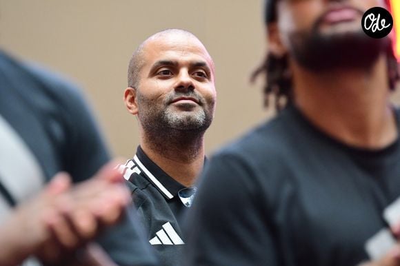 ASVEL basketball club president Tony Parker accompanied by his team presents the new ASVEL 2026/2027 jersey at the Part Dieu shopping center in Lyon on Wednesday, September 16, 2026. © Romain Doucelin/Bestimage | 00770238