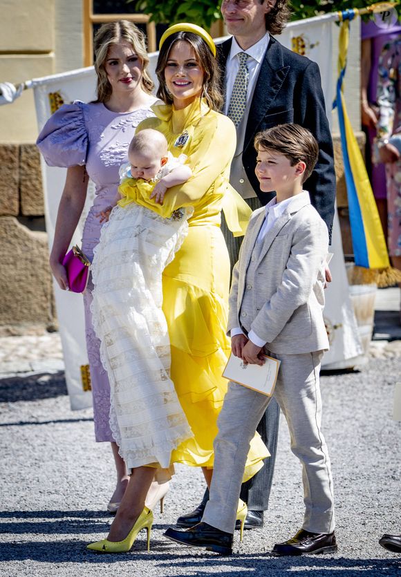 Cette robe lui donnait un air des plus angéliques. 

Baptême de la princesse Inès dans l'église du château de Drottningholm sur l'île de Lovön, le jour des noces d'étain du prince Carl Philip de Suède et de la princesse Sofia (Hellqvist) de Suède, le 13 juin 2025.
© Dana Press / Bestimage