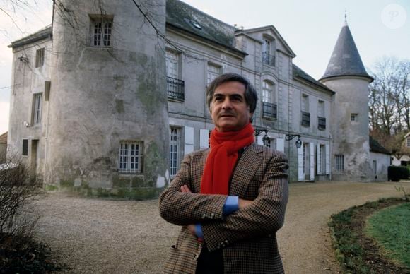 Il a laissé en héritage son château de Seine-et-Marne.
En France, en Seine-et-Marne,  à Monthyon, Jean-Claude Brialy dans son château le 15 décembre 1983.