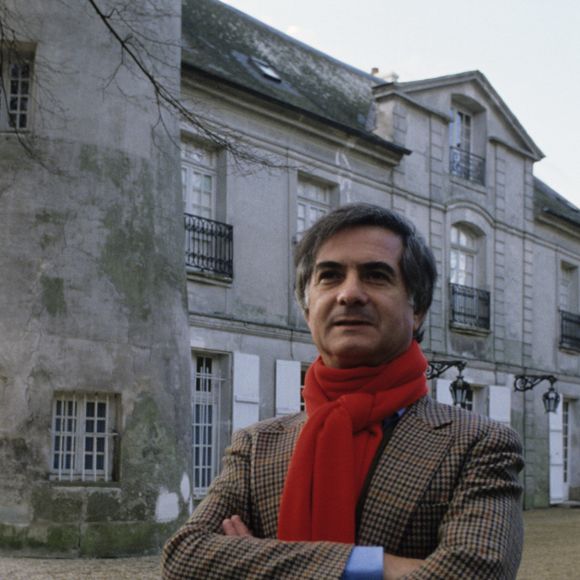 Il a laissé en héritage son château de Seine-et-Marne.
En France, en Seine-et-Marne,  à Monthyon, Jean-Claude Brialy dans son château le 15 décembre 1983.