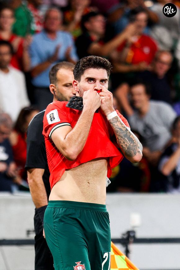 Portugal - Irlande - Éliminatoires de la Coupe du monde 2026 : le milieu de terrain portugais Ruben Neves marque et dédie son but à Diogo Jota, international portugais décédé, lors du match opposant le Portugal à l'Irlande, comptant pour les éliminatoires de la Coupe du monde 2026, au stade José Alvalade, au Portugal. Photo de Diogo Faria Reis/Avant Sports, Lisbonne, stade José Alvalade, Portugal. Copyright : xDiogoxFariaxReis/AvantxSportsx