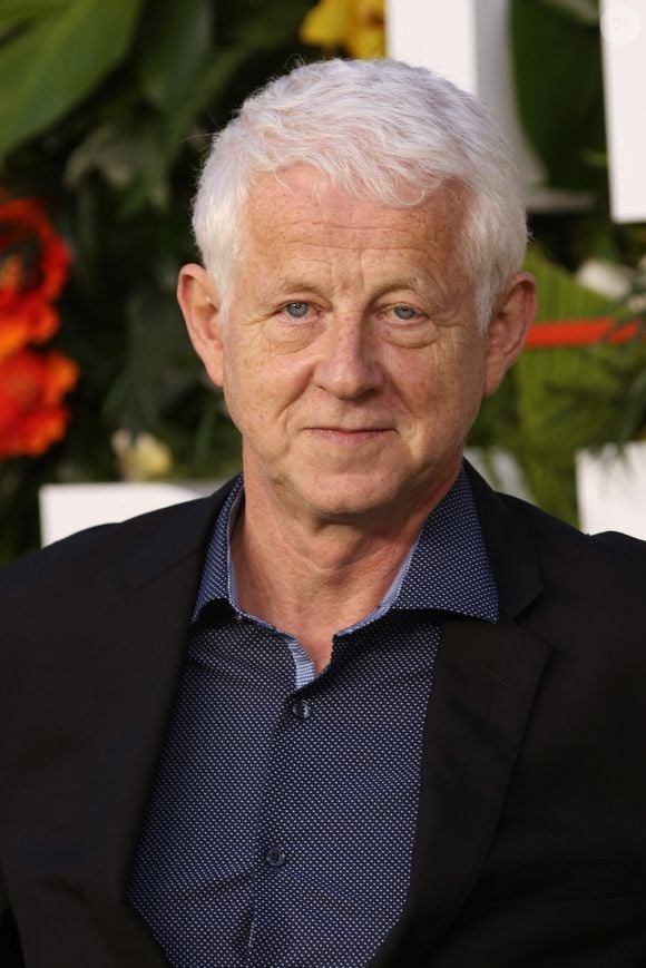 Richard Curtis lors de la première mondiale du film Ticket to Paradise à Londres le 7 septembre 2022.