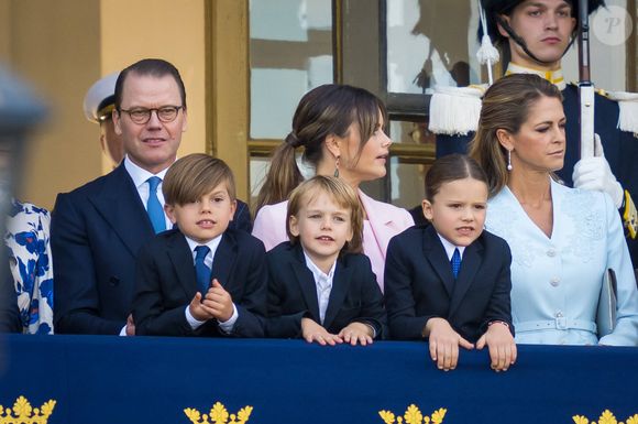 Le prince Daniel de Suède, le prince Oscar, la princesse Madeleine de Suède, la prince Alexander, le prince Gabriel et La princesse Sofia (Hellqvist) de Suède - Le roi et la reine e Suède en croisière avec le Royal Sloop Vasaorden sur le Stockholmsström dans le cadre des célébrations du jubilé du roi Carl XVI Gustav de Suède (50ème anniversaire de l'accession au trône du roi) à Stockholm, Suède, le 16 septembre 2023. Dana Press / Bestimage
