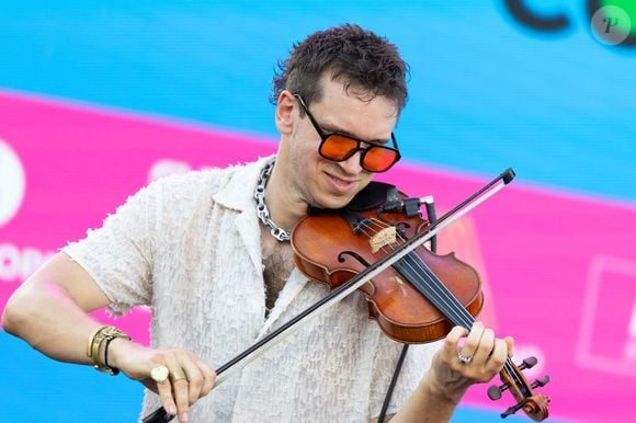 Semi-exclusif - Adrian Jusdanis en backstage de la première édition du "Do You Comedy" à la Citadelle de Saint-Tropez, Côte d'Azur, France, le 29 juin 2025. © Cyril Moreau/Bestimage