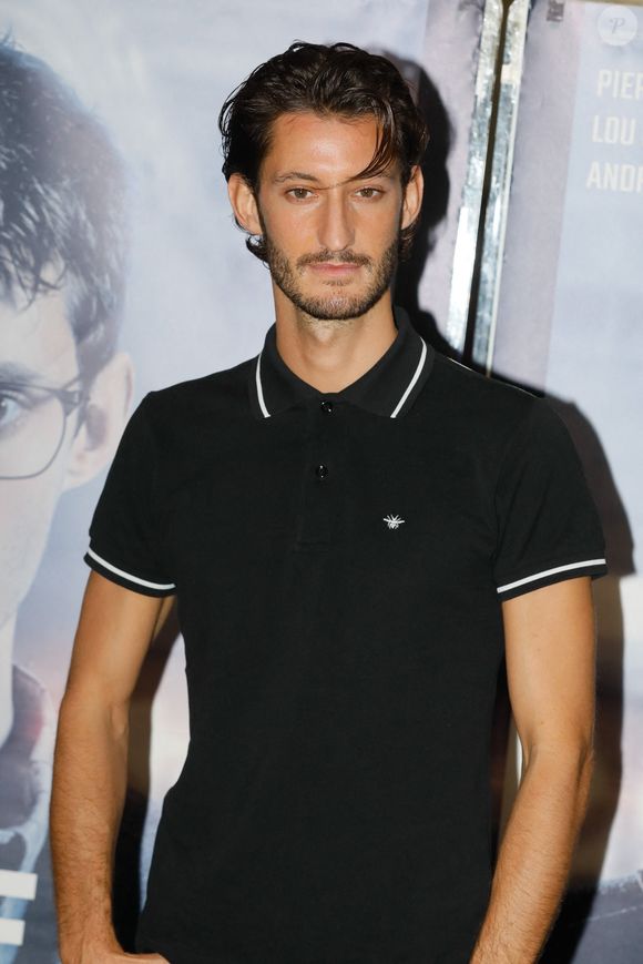 Pierre Niney - Avant-première du film "Boîte noire" à l'UGC Ciné Cité les Halles à Paris, France, le 06 septembre 2021. © Christophe Clovis / Bestimage