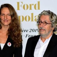 “C’est la dernière question personnelle” : Alain Chabat se confie comme rarement sur sa femme Tiara, d’origine finlandaise